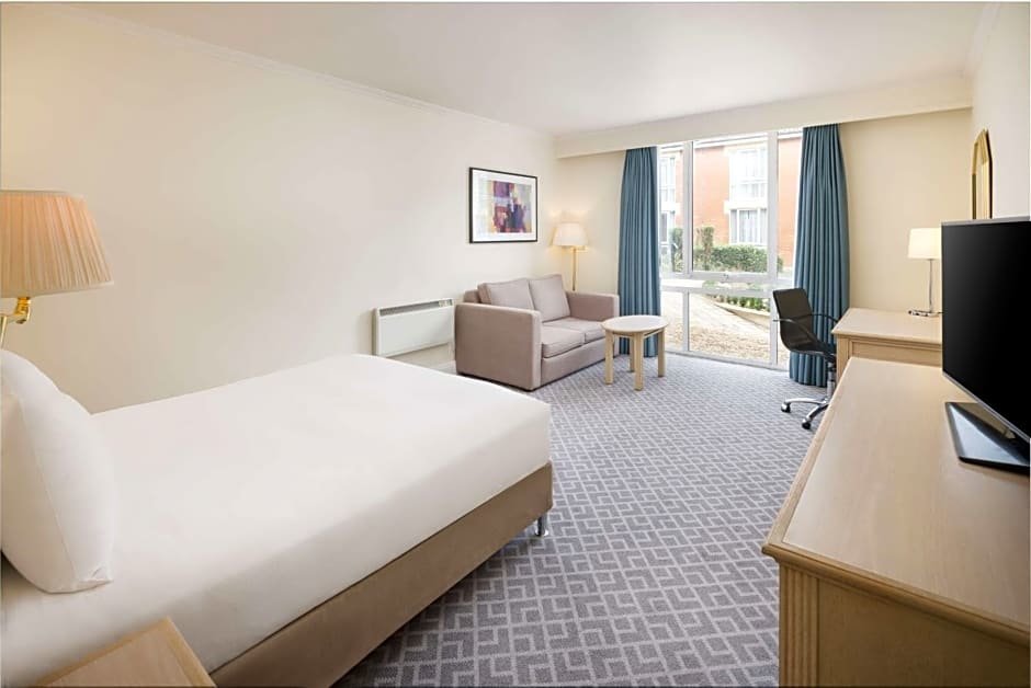 Standard Zimmer mit Blick auf den Innenhof Hilton Northampton Hotel