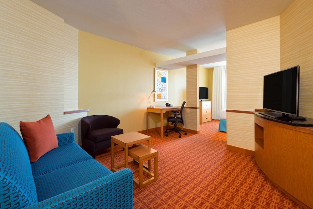 Люкс Executive c 1 комнатой Fairfield Inn & Suites by Marriott Louisville Downtown