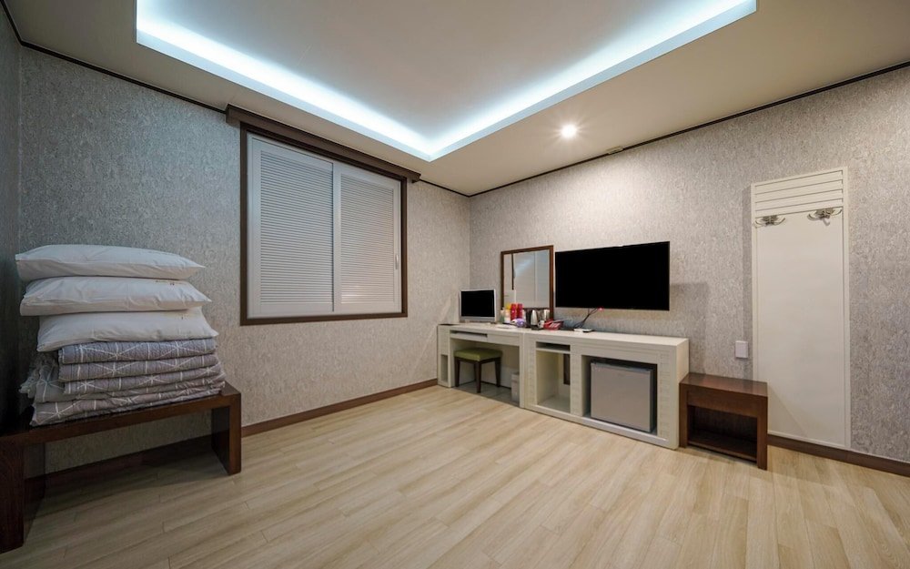 Standard room Yeongju Wiz Hotel