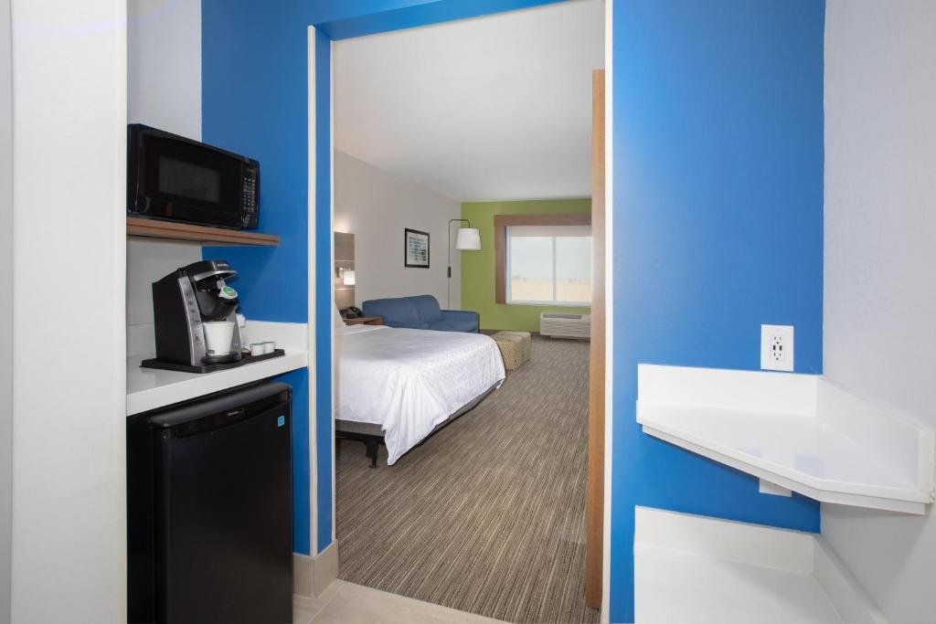 Двухместный люкс c 1 комнатой Holiday Inn Express & Suites - Goodland I-70, an IHG Hotel