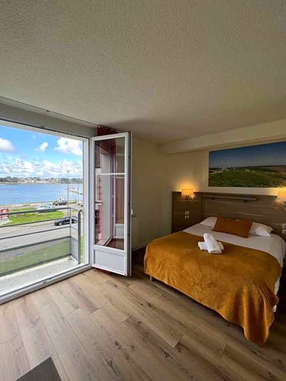 Standard room with balcony and with sea view Couett' Hôtel Brest