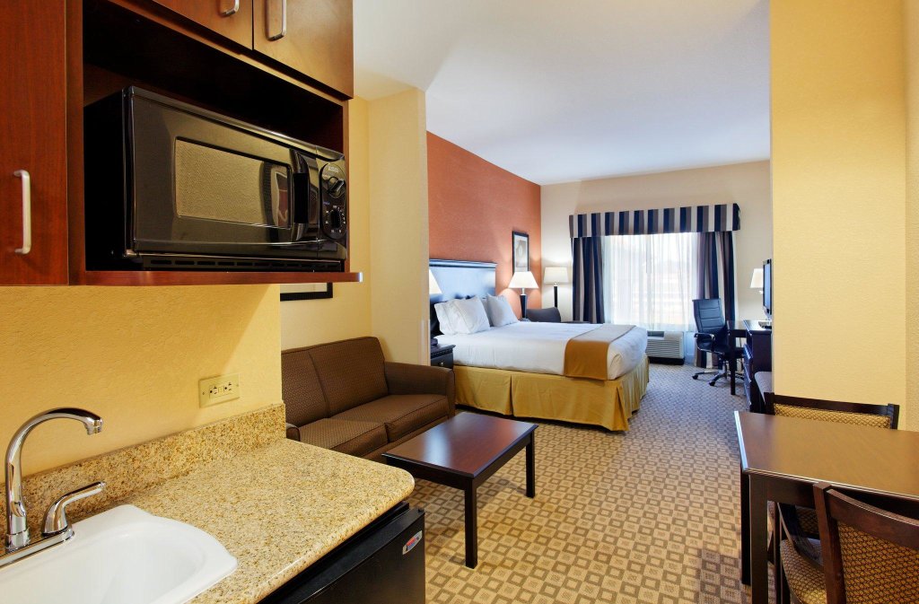 Standard Double Basement room Holiday Inn Express Hotel & Suites Talladega, an IHG Hotel