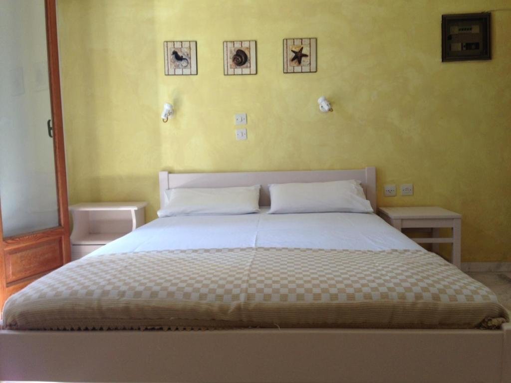 Economy room Athina Rooms - Lounge Apartments