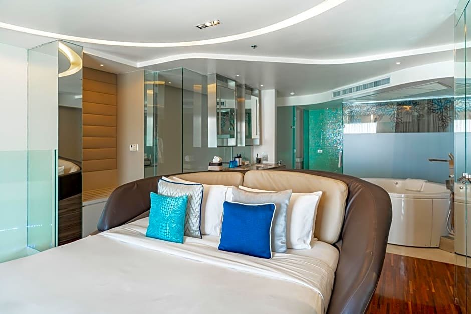 Люкс дуплекс Hotel Baraquda Heeton Pattaya by Compass Hospitality