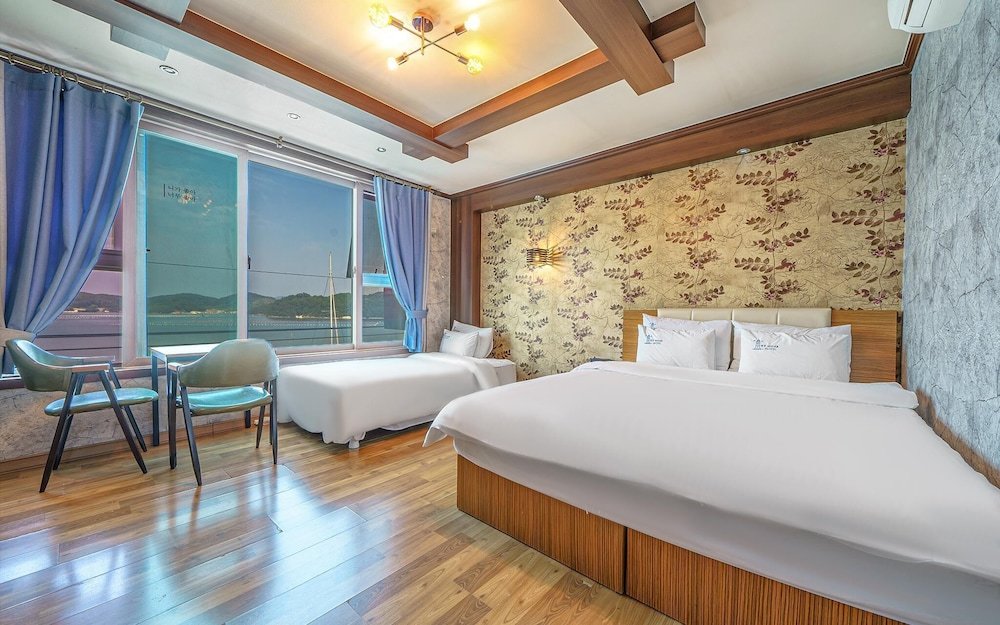Standard Doppel Zimmer mit Meerblick Tongyeong Badanaeum