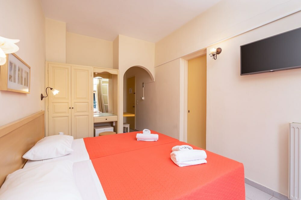 Habitación familiar Estándar 2 dormitorios con balcón OPERA BLUE Hotel Gouvia Corfu