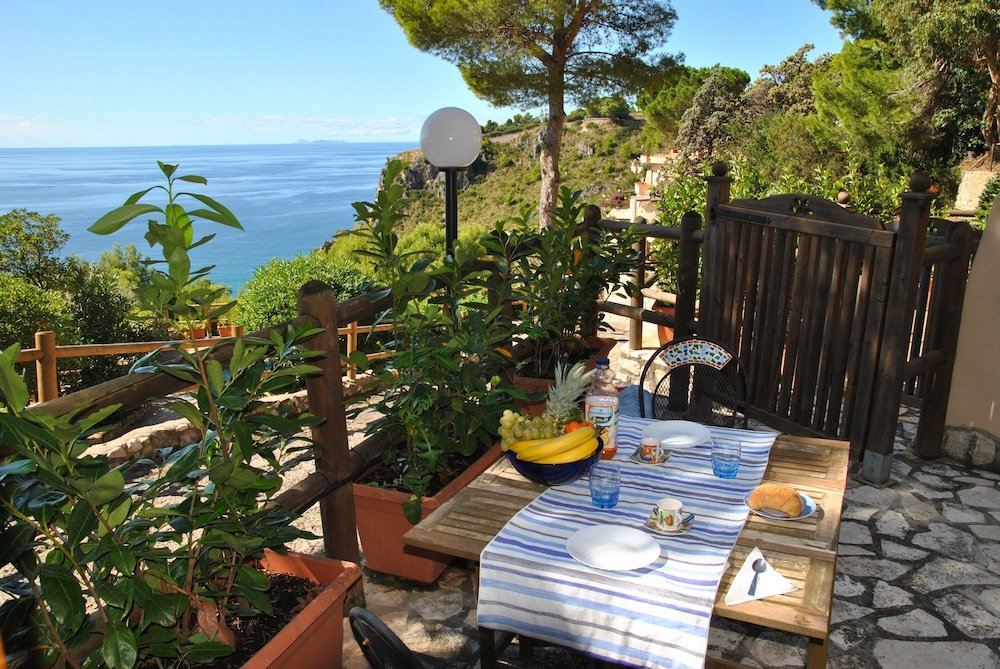 Cabaña 2 dormitorios con vista al océano Villa with terrace overlooking the sea