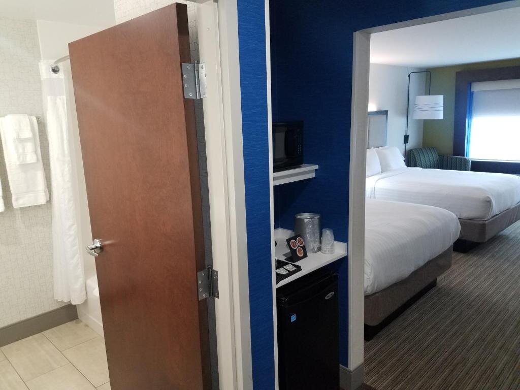 Двухместный номер Standard Holiday Inn Express & Suites - Milledgeville, an IHG Hotel