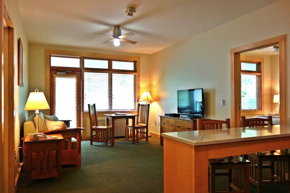 2 Bedrooms Family Suite Nature Inn At Bald Eagle