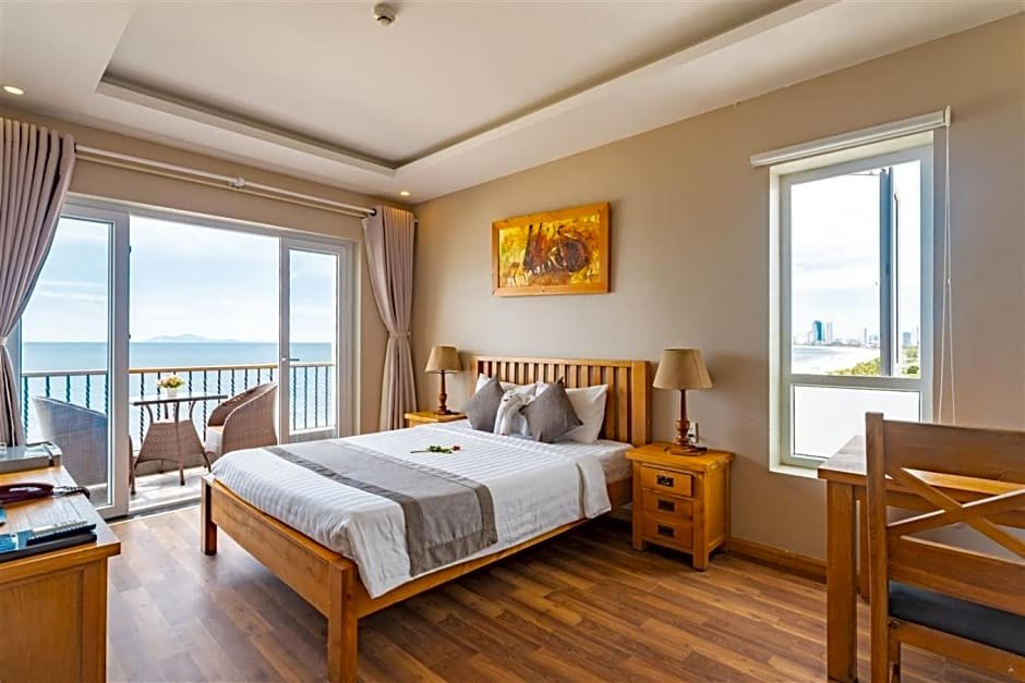 Standard Double room with balcony and seafront Jazz Hotel