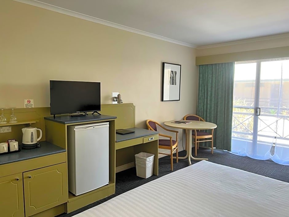 Standard Double Duplex room Stay at Alice Springs Hotel