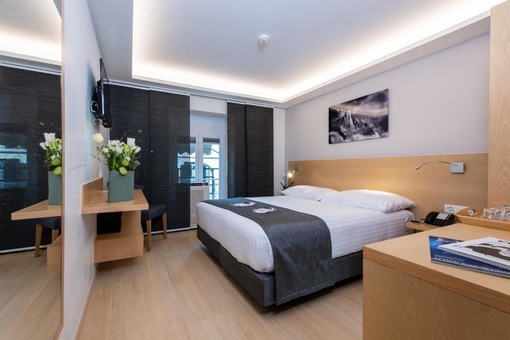 Standard Doppel Zimmer Hotel des Alpes