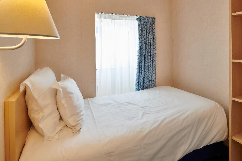 Comfort Triple room Hôtel Vacances Bleues Villa Caroline