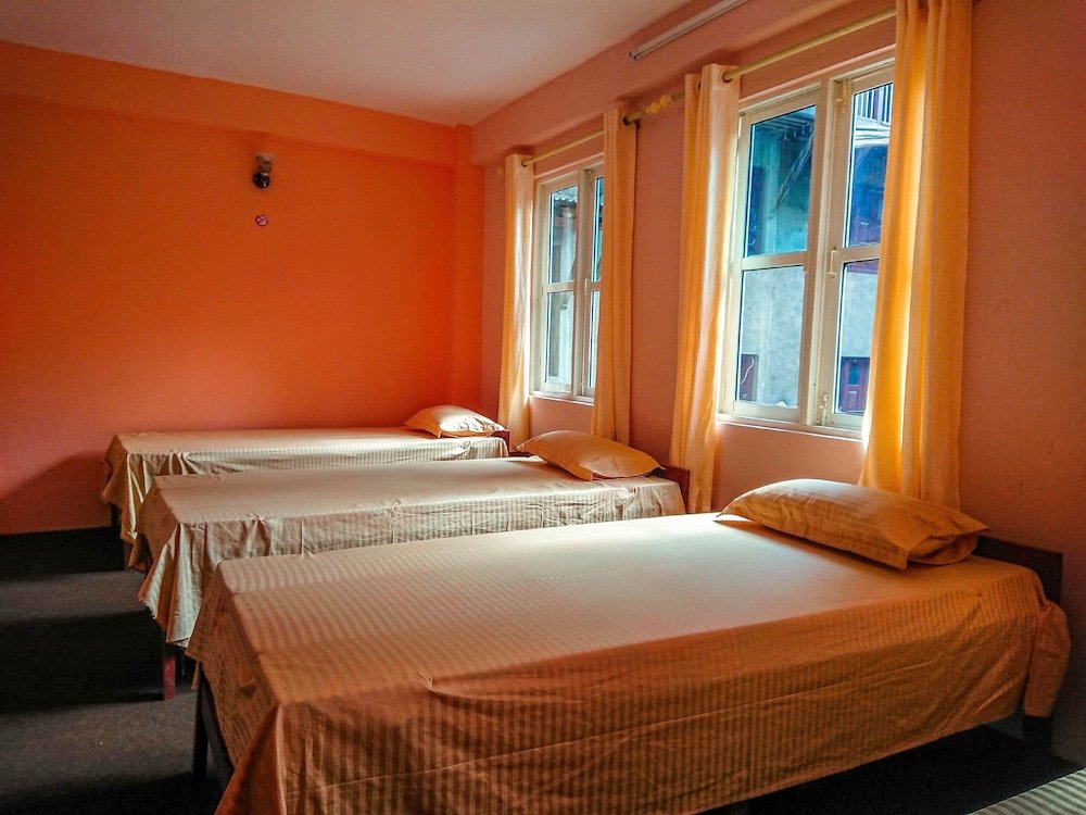 Кровать в общем номере Durbar Square Backpackers Inn