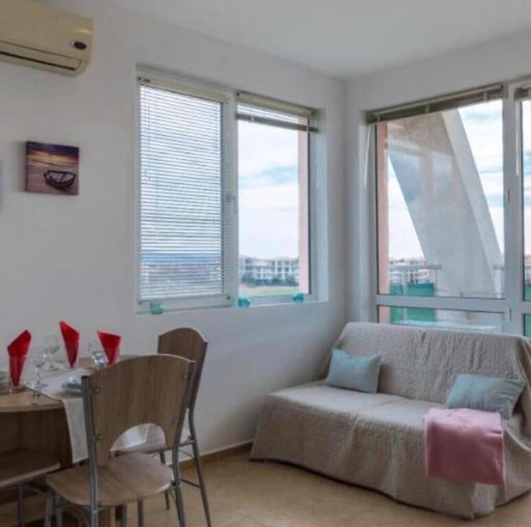 Апартаменты Sea View 1 Bed Apartment With Stunning Ocean Views