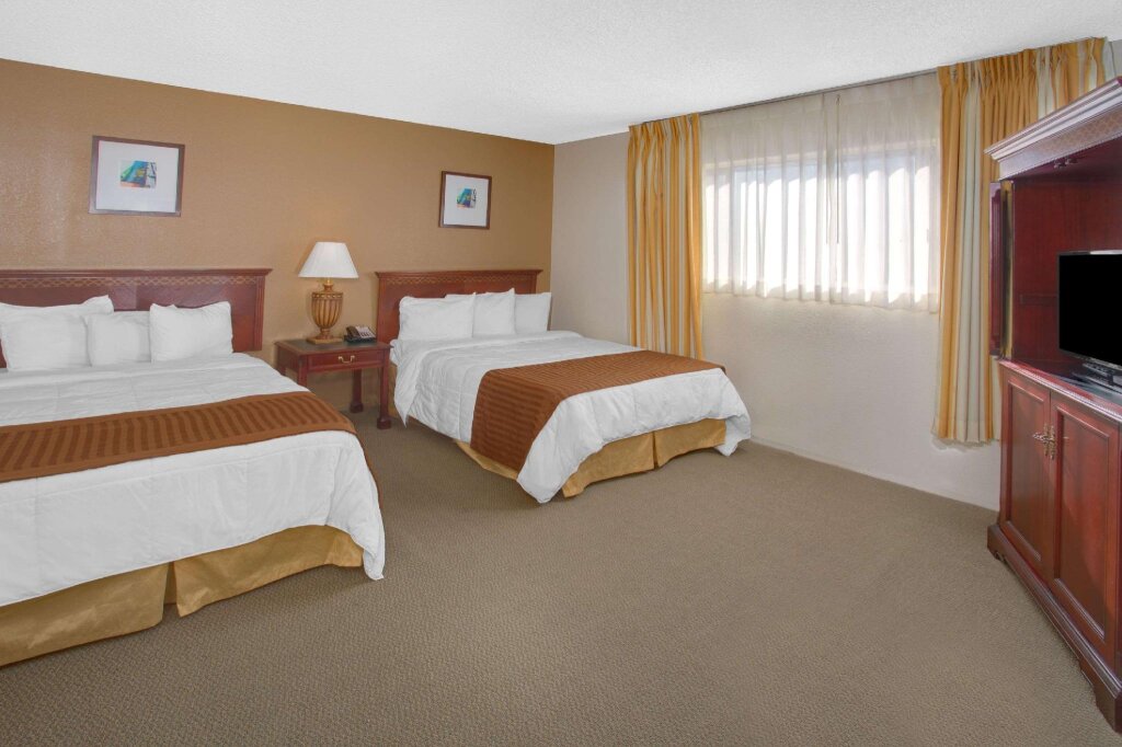 Standard quadruple chambre Vue jardin Travelodge Inn & Suites by Wyndham Yucca Valley/Joshua Tree