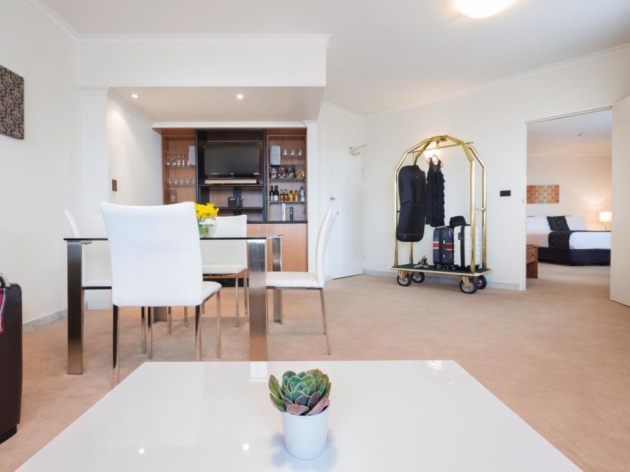 Standard Doppel Zimmer Ramada by Wyndham Diplomat Canberra