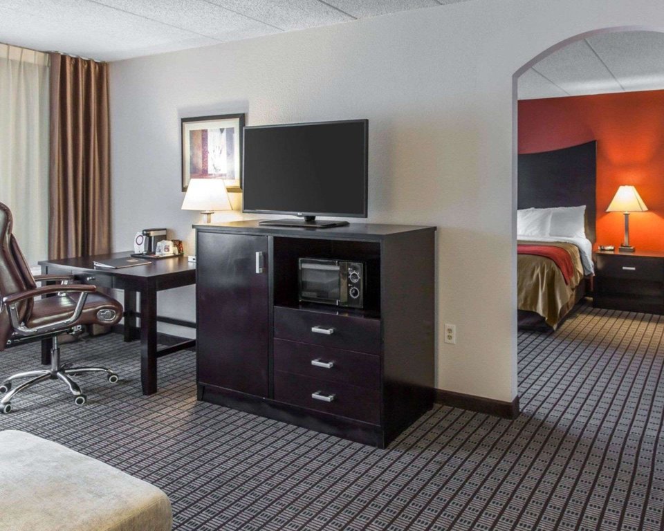 Double Suite Clarion Hotel BWI Airport North