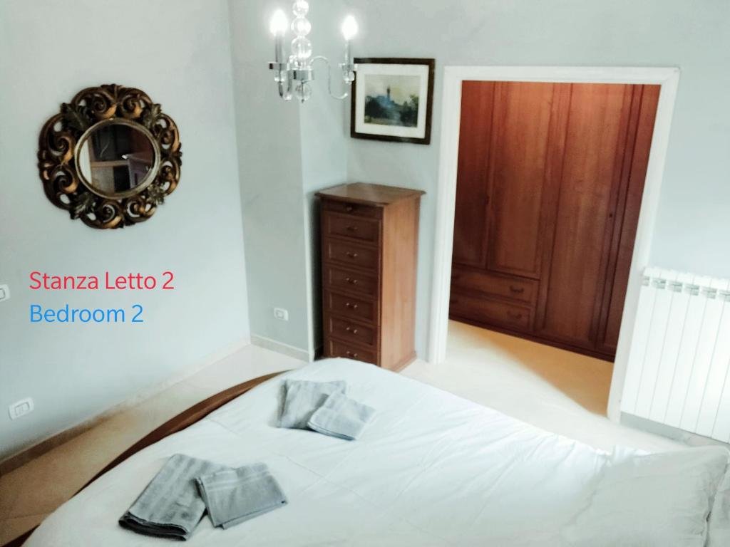 Cottage 2 camere Entire Apartment overlooking Picinisco, Large Outside Terrace, Free Parking, Sleeps 8
