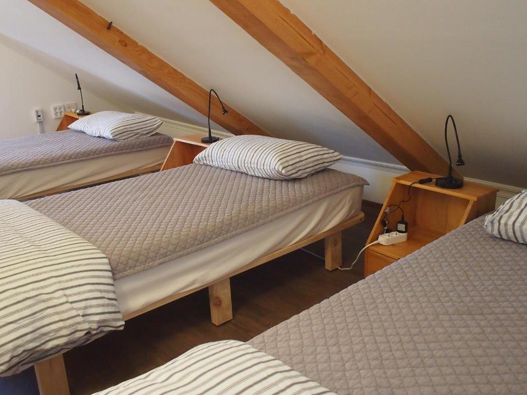 Кровать в общем номере (женский номер) Mua Guesthouse