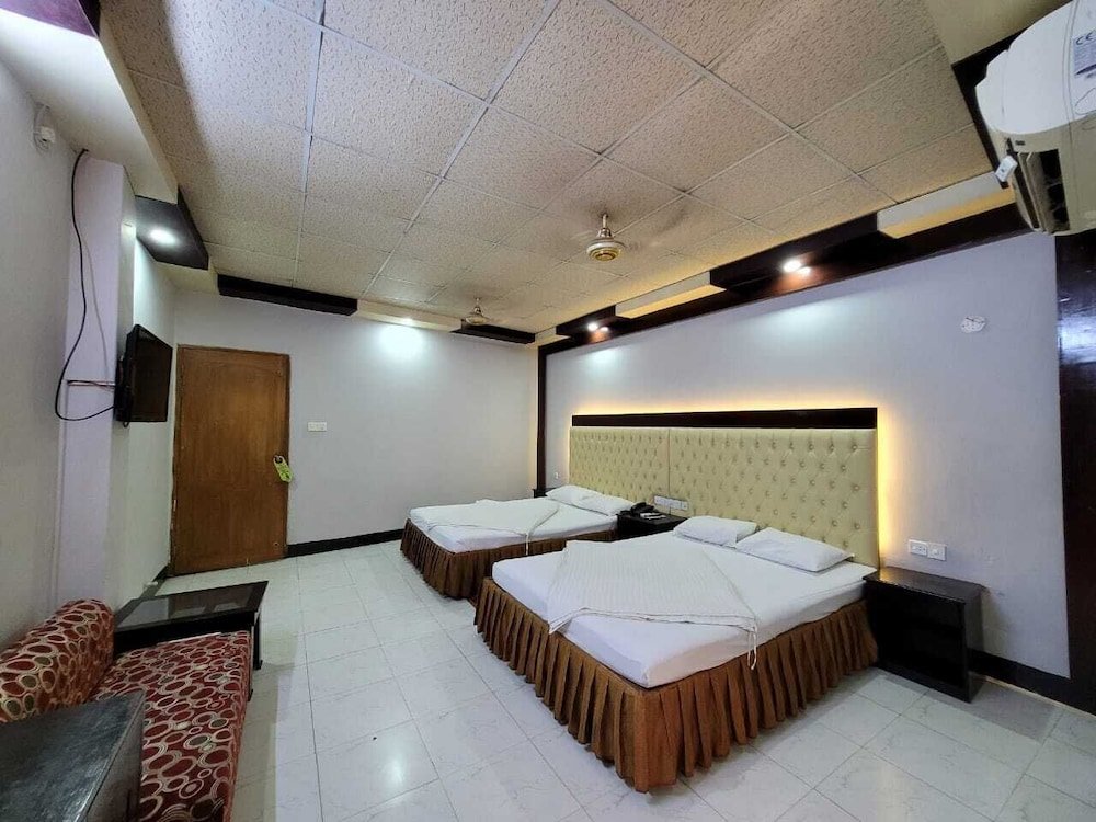 Deluxe Quadruple room Hotel Sea World Cox's Bazar