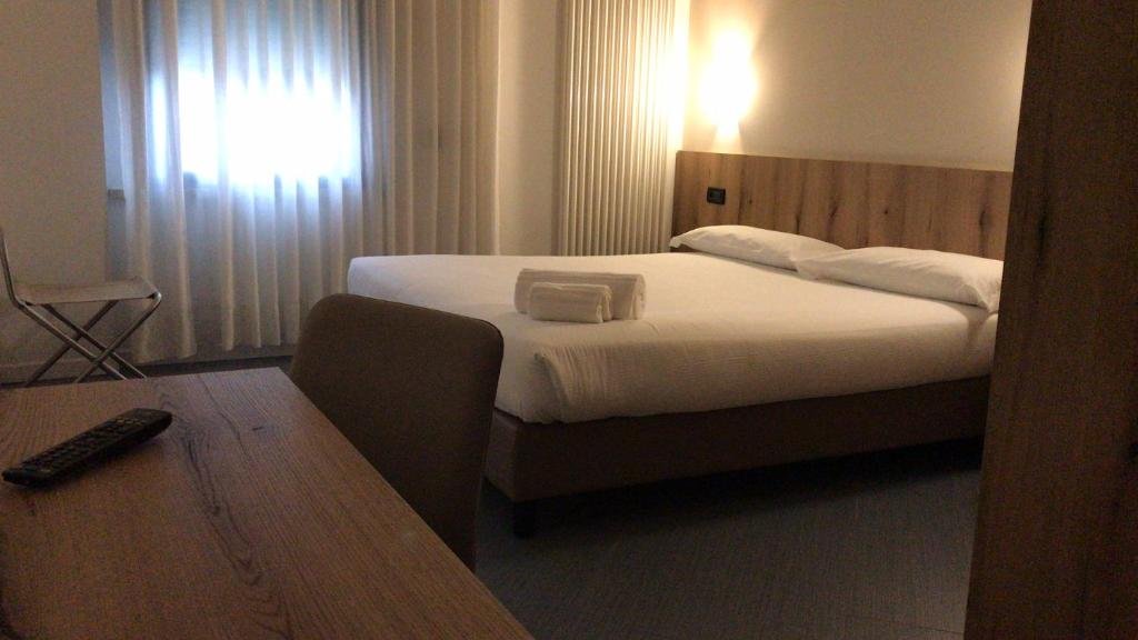 Standard Triple room Hotel Doria