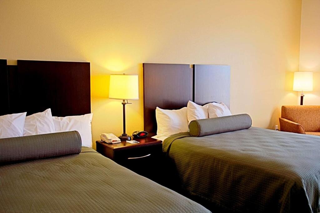 Standard Double room Legacy Inn & Suites