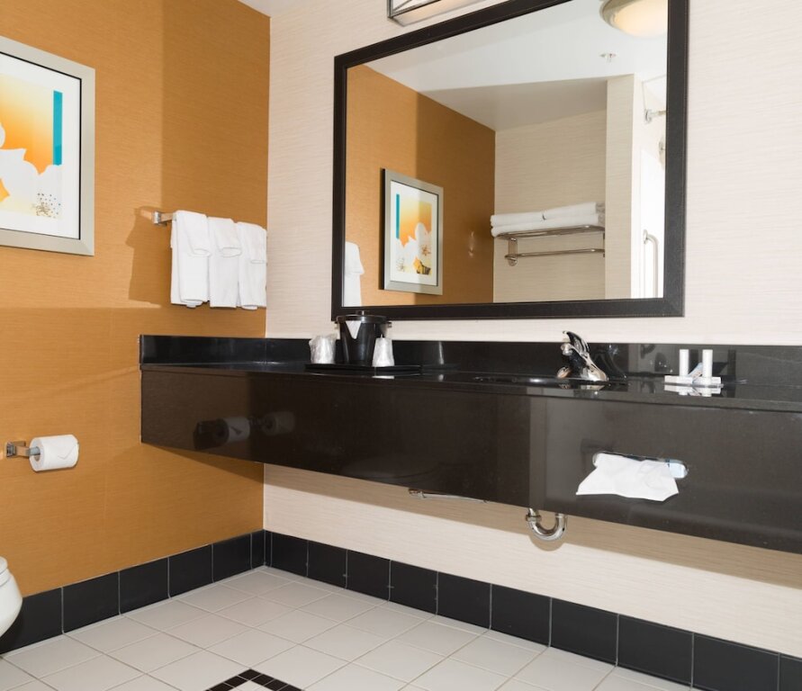 Standard Quadruple room Fairfield Inn & Suites by Marriott Morgantown