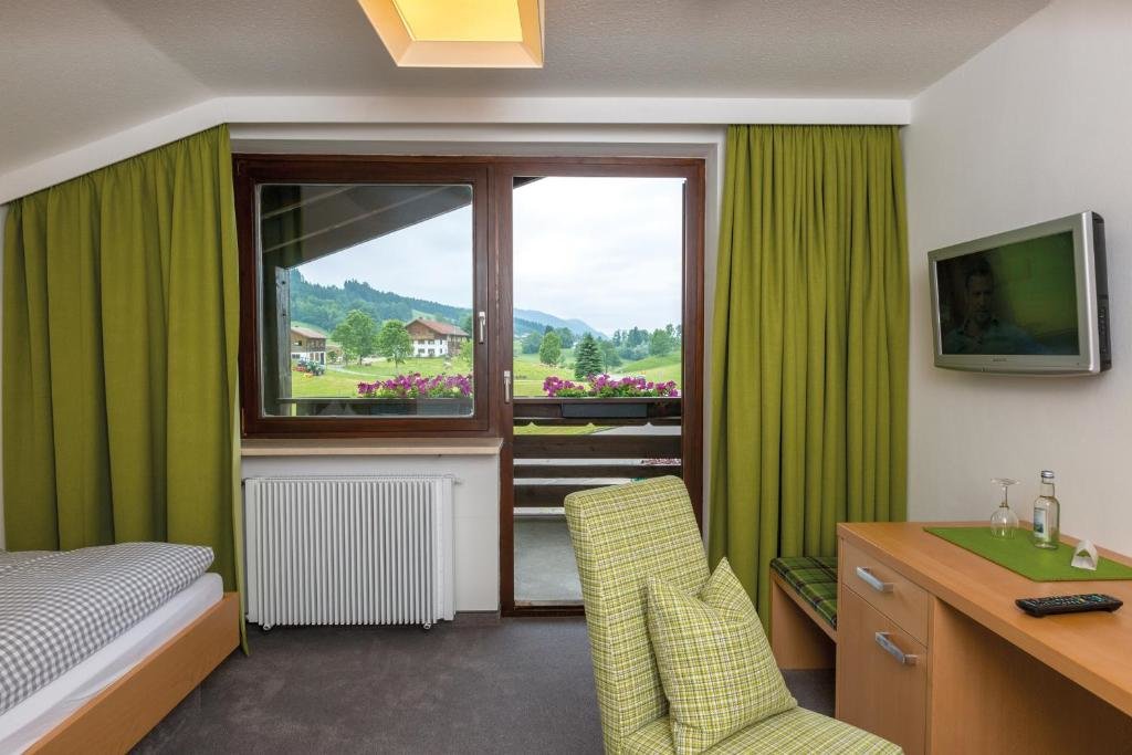 Standard Einzel Zimmer mit Balkon Sulzberger Hof