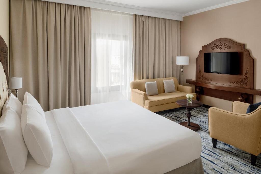 Suite junior doble Crowne Plaza Riyadh Al Waha, an IHG Hotel