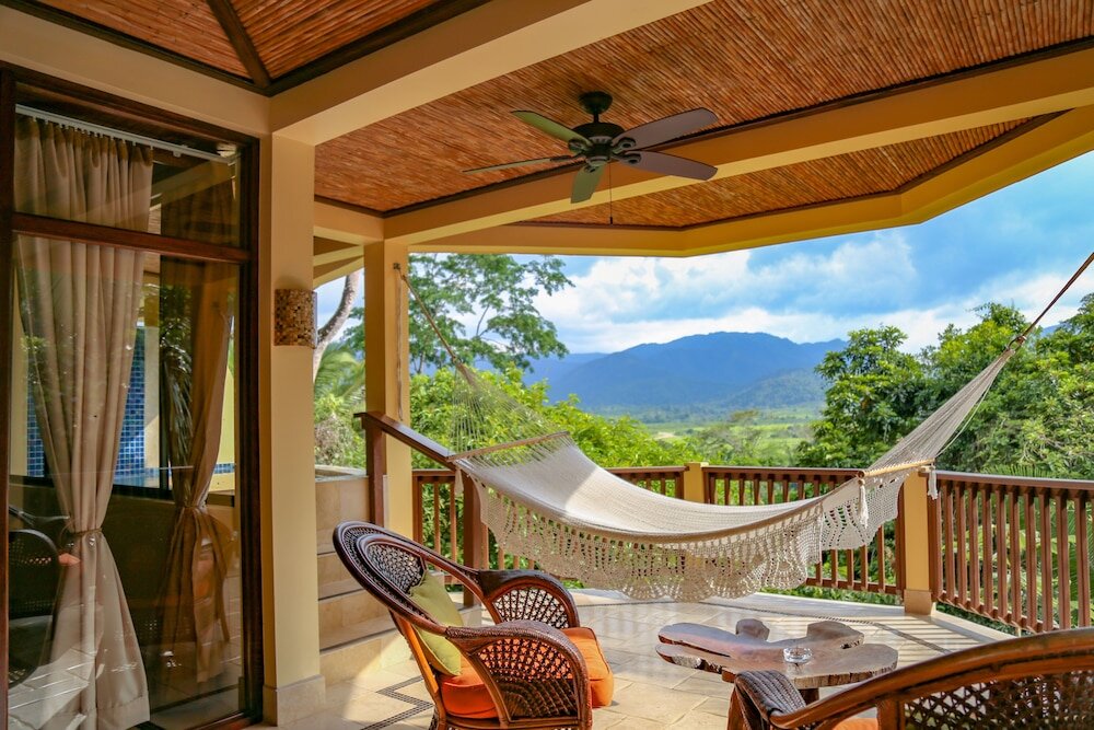 Люкс с балконом и с видом на горы Sleeping Giant Rainforest Lodge