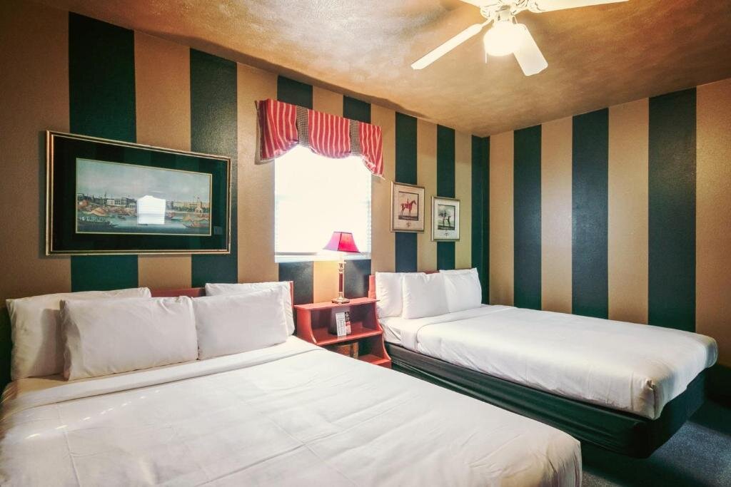 Двухместный люкс Simmer Motel