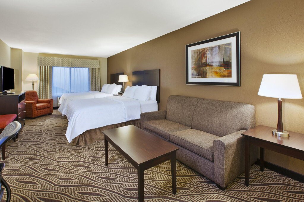 Двухместный люкс Holiday Inn Express & Suites Washington - Meadow Lands, an IHG Hotel