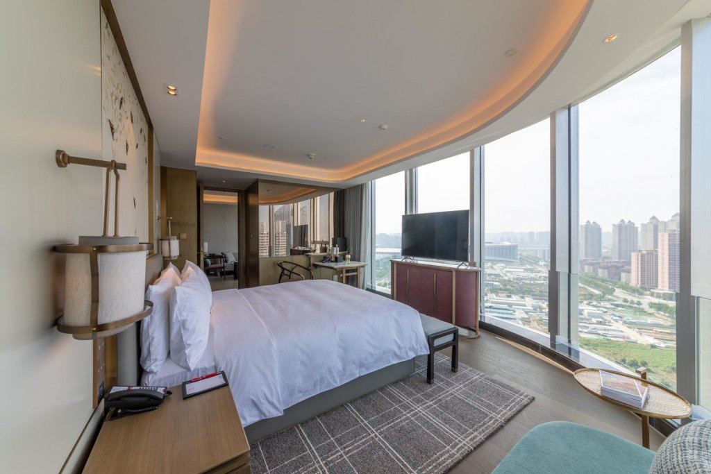 Standard Double room with panoramic view Hualuxe Xi an Chanba, an IHG Hotel