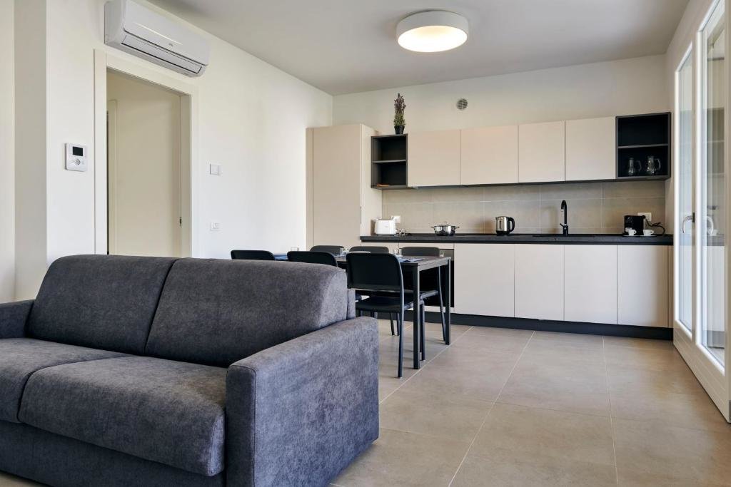 2 Bedrooms Apartment ApartmentsGarda - Garda31 Residence