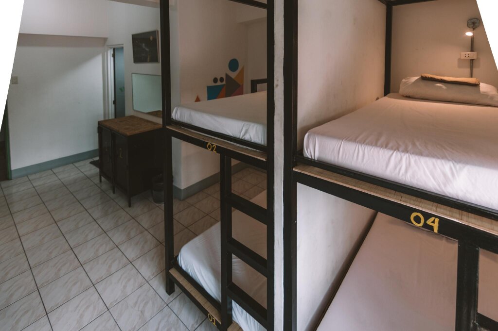 Кровать в общем номере (женский номер) Mad Monkey Cebu City