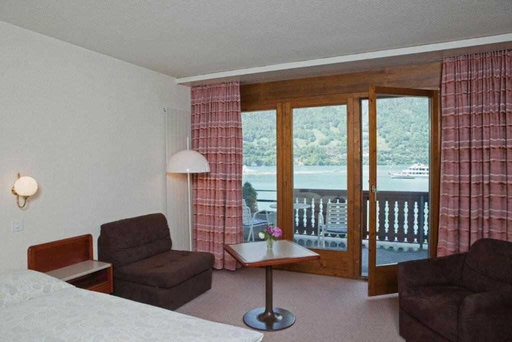 Standard Double room with lake view Seehotel Bönigen