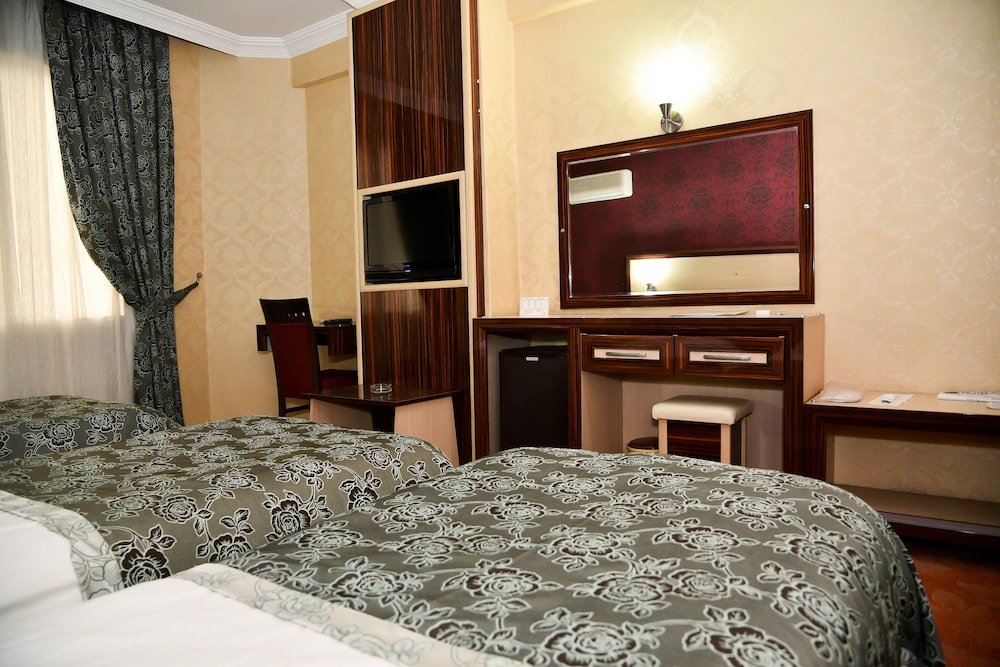 Standard Triple room Gondol Hotel