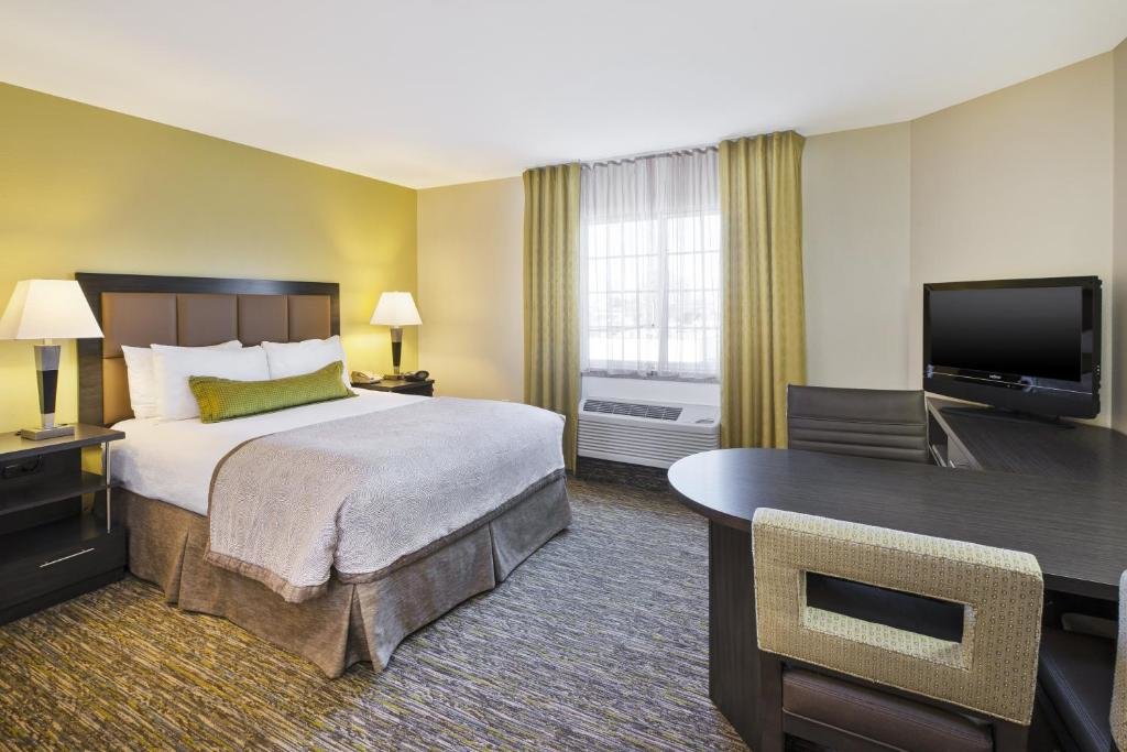 Autre Candlewood Suites Indianapolis Airport, an IHG Hotel