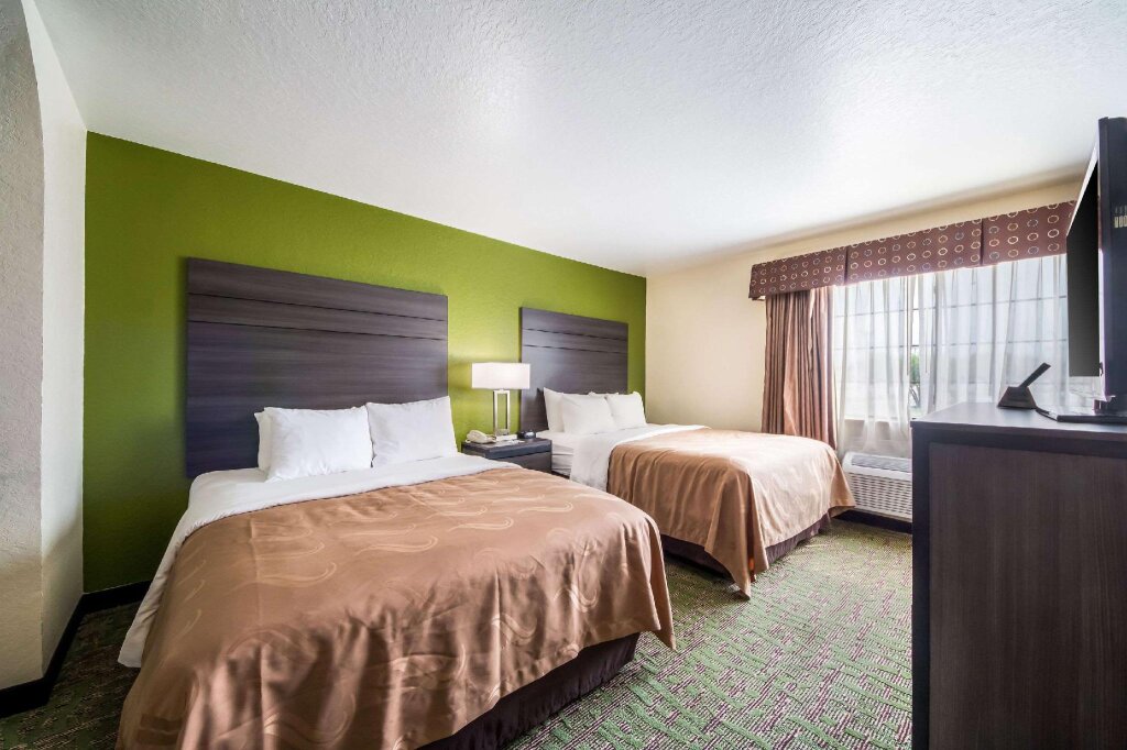 Standard Quadruple room Quality Suites San Antonio