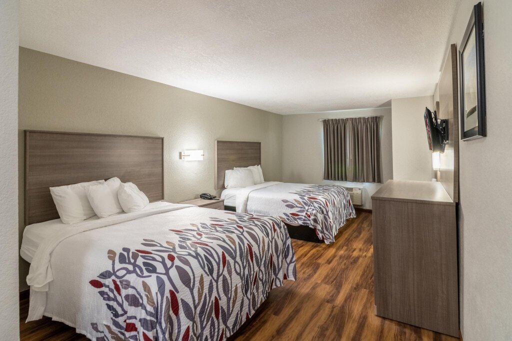 Четырёхместный номер Deluxe Red Roof Inn & Suites Pensacola-NAS Corry