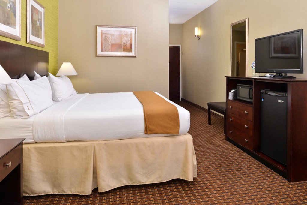 Номер Standard Holiday Inn Express Hotel & Suites Indianapolis W - Airport Area, an IHG Hotel