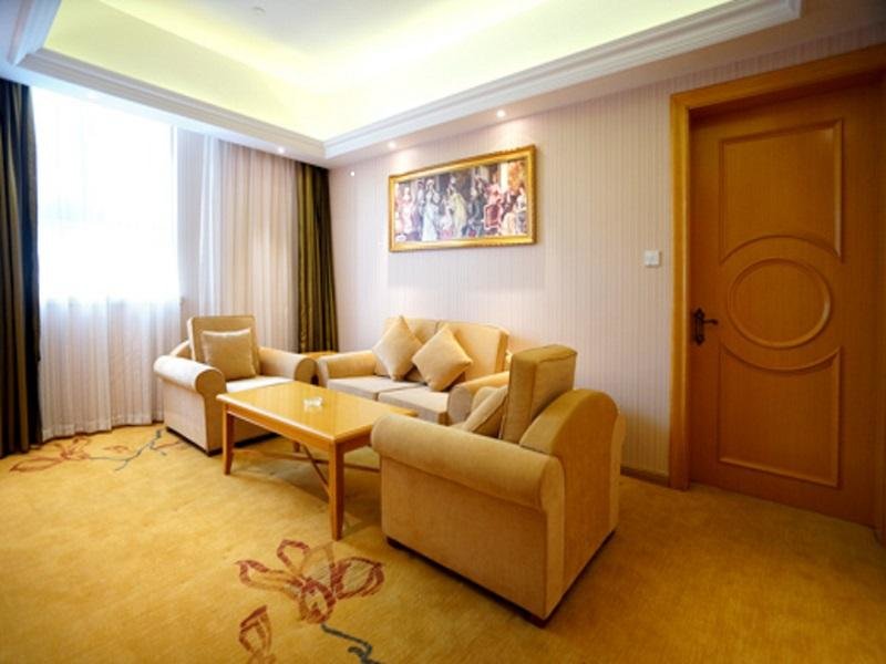 Deluxe Suite Vienna Hotel Shanghai Hongqiao Huaxin Road