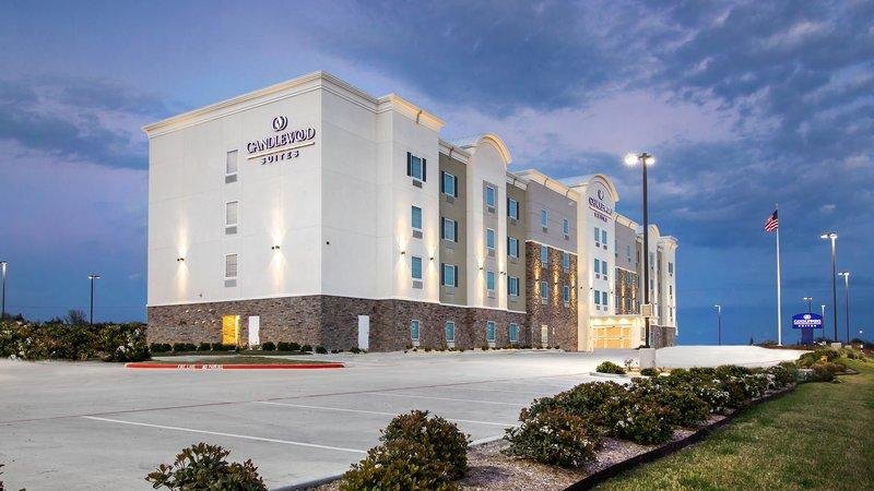 Suite Candlewood Suites Waco, an IHG Hotel