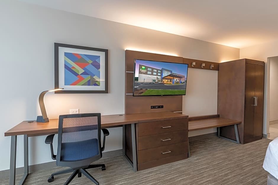 Suite Holiday Inn Express And Suites Greenville - Taylors, an IHG Hotel