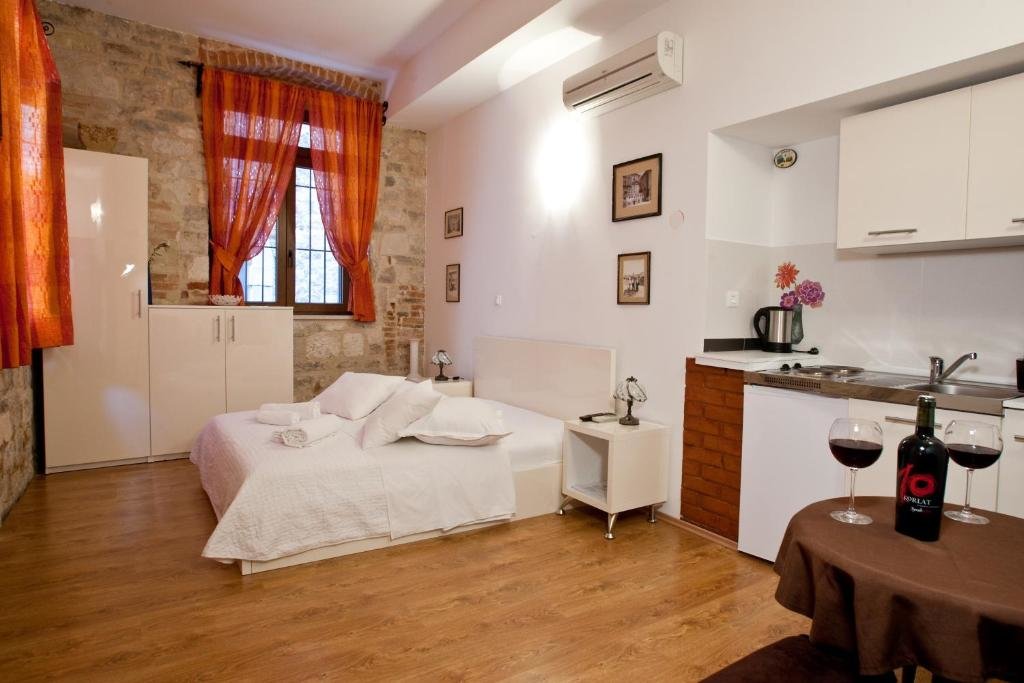 Студия Borna and Franko Rooms Split city centre