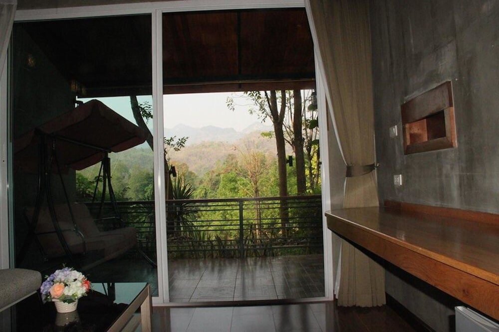 Suite with balcony Baan Alisa Bed and Breakfast