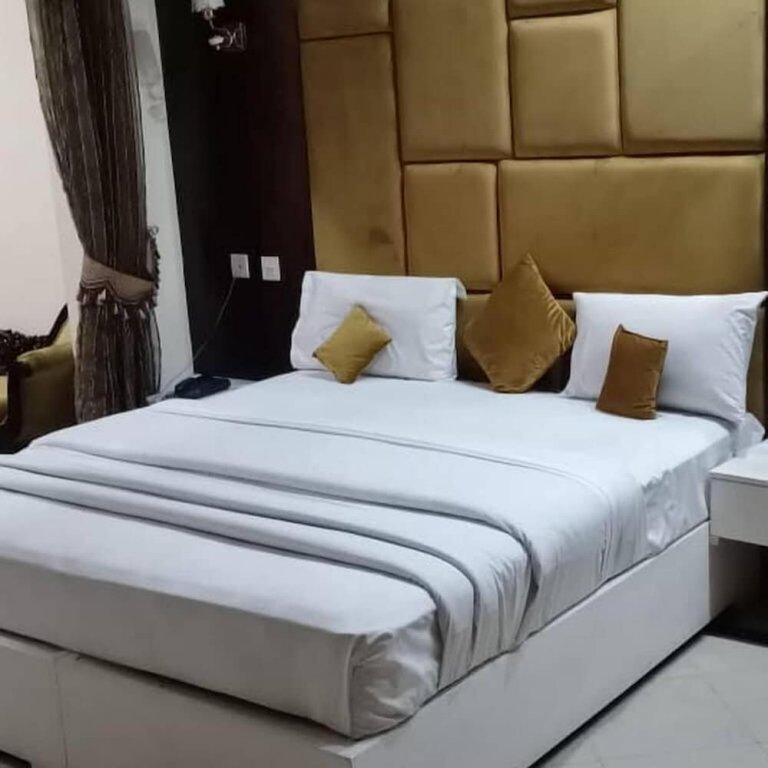 Номер Comfort Hotel Royal Luxury Multan