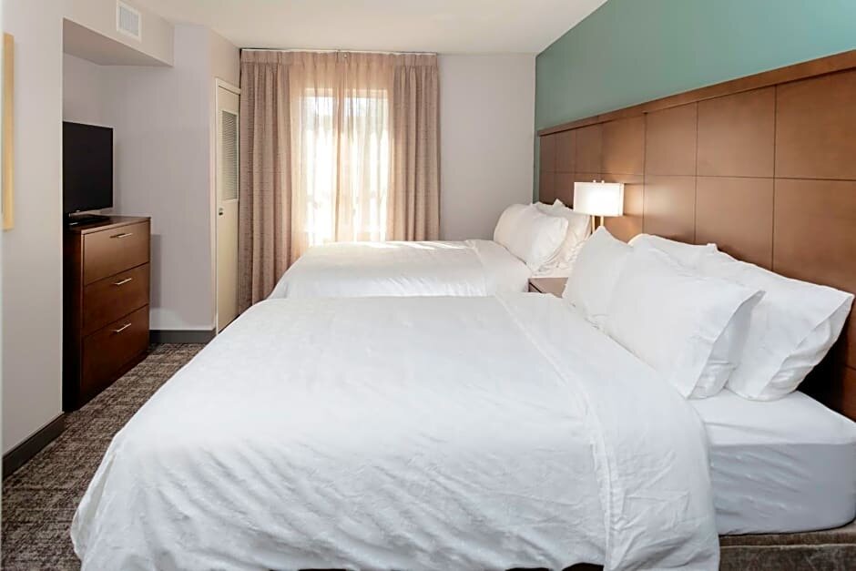 Четырёхместный номер Standard c 1 комнатой Staybridge Suites Phoenix East - Gilbert, an IHG Hotel