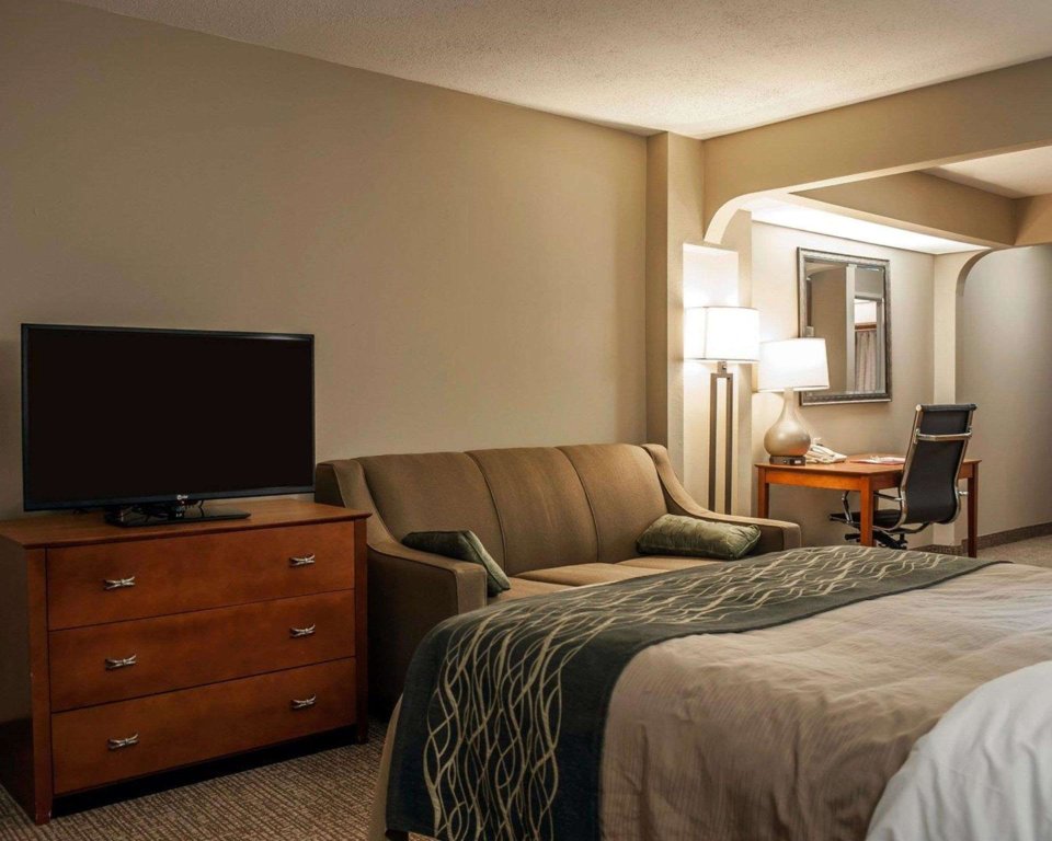 Vierer Suite Quality Inn & Suites near St Louis and I-255